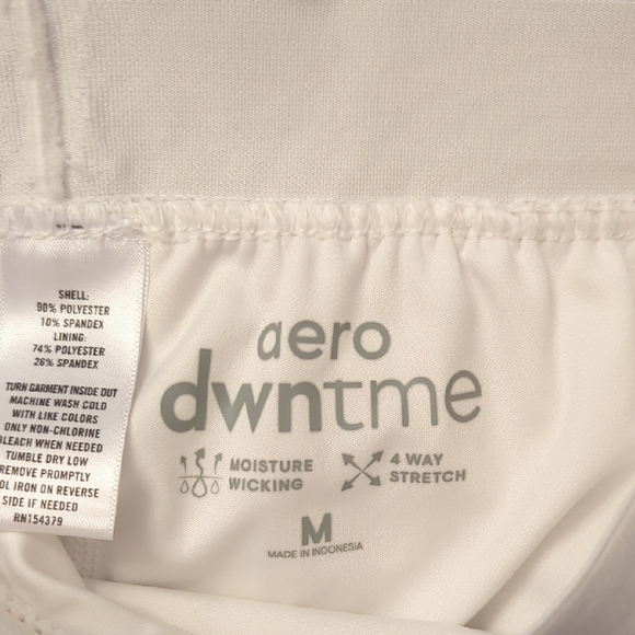 Aero Dwntme White Athletic Skort Size Medium - Picture 2 of 4